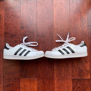 Superstar women’s adidas good used condition